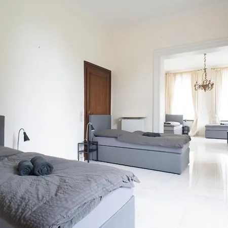 Worker City Villa Goch - 3 Bedrooms - 8 Single Beds *