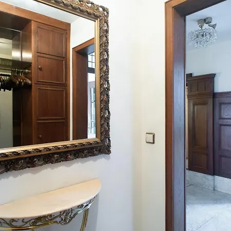 Worker City Villa Goch - 3 Bedrooms - 8 Single Beds *