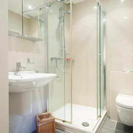Worker City Villa Goch - 3 Bedrooms - 8 Single Beds * Goch